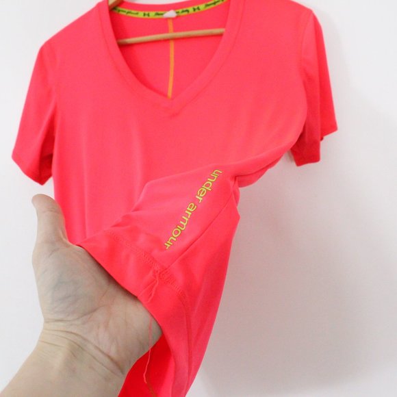 *Under Armour Pink 'Transform Your Planet' V Neck T Shirt - Picture 5 of 6